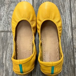 Size 8 Mustard Yellow Tieks